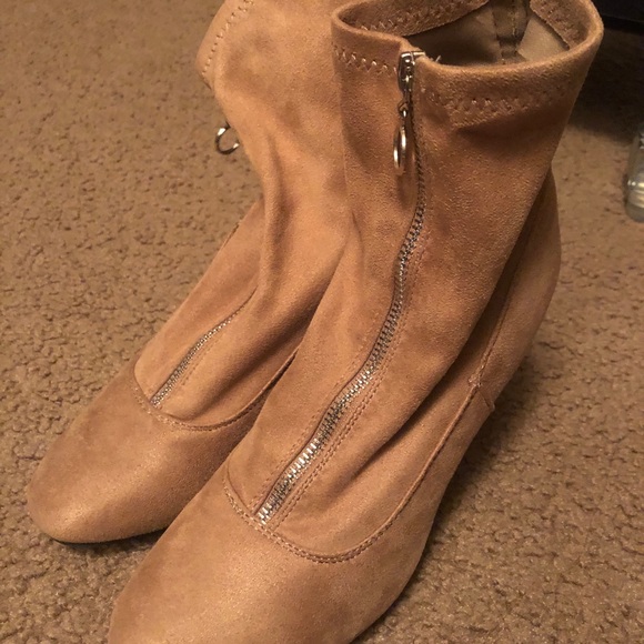 Boots - Picture 2 of 3